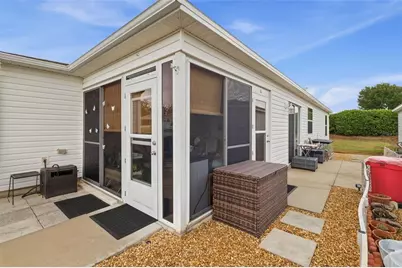 1639 SE Allendale Place SE, The Villages, FL 32162 - Photo 3