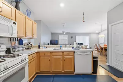 1639 S Allendale Place, The Villages, FL 32162 - Photo 9