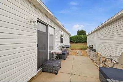 1639 SE Allendale Place SE, The Villages, FL 32162 - Photo 5