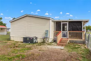 1371 NW 12th Ln, Lake Panasoffkee, FL 33538 - Photo 27