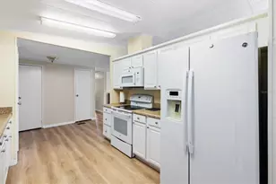 5556 Columbus Cir, Wildwood, FL 34785 - Photo 9