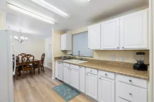 5556 Columbus Cir, Wildwood, FL 34785 - Photo 7