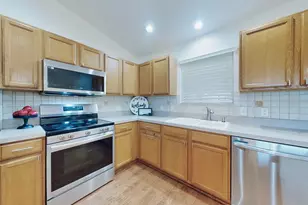 1521 Hollyberry Pl, The Villages, FL 32162 - Photo 7