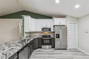 1711 Charleston Ln, Saint Cloud, FL 34769 - Photo 9