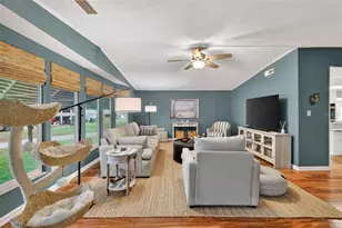 705 Devon Dr, Lady Lake, FL 32159 - Photo 5