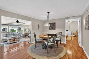 705 Devon Dr, Lady Lake, FL 32159 - Photo 11