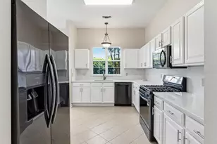 1256 Avenida De Las Casas, Lady Lake, FL 32159 - Photo 5