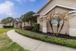 34041 Valencia Dr, Leesburg, FL 34788 - Photo 5