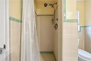 126 E Magnolia Ave, Howey in the Hills, FL 34737 - Photo 31