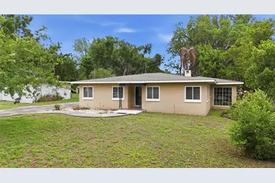 126 E Magnolia Avenue, Howey in the Hills, FL 34737 - Photo 1