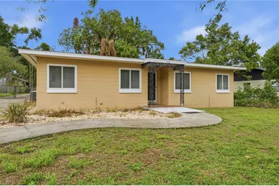 126 E Magnolia Avenue, Howey in the Hills, FL 34737 - Photo 3