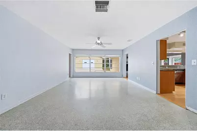 126 E Magnolia Avenue, Howey in the Hills, FL 34737 - Photo 9