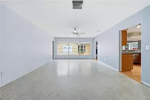 126 E Magnolia Ave, Howey in the Hills, FL 34737 - Photo 9