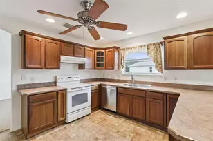 2039 Tynte Terrace, The Villages, FL 32162 - Photo 9