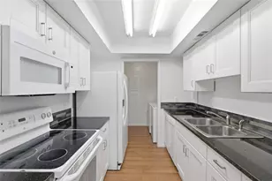 6060 Peregrine Ave, Orlando, FL 32819 - Photo 9