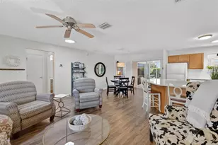 1539 Hollyberry Pl, The Villages, FL 32162 - Photo 19