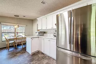 1690 Elkhart Cir, Tavares, FL 32778 - Photo 27