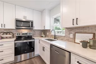1201 Sherman Ave, Tavares, FL 32778 - Photo 11