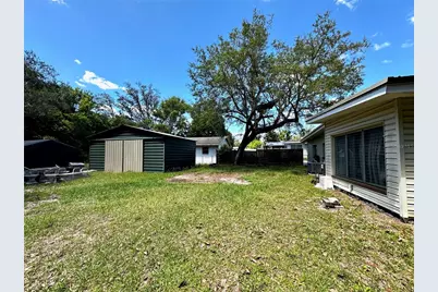 6013 Idle A While Circle, Ridge Manor, FL 33523 - Photo 11