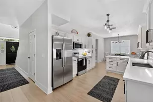 250 N Walker St, Oakland, FL 34760 - Photo 17
