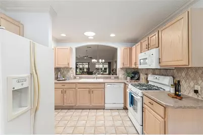 17617 SE 80th Altamaha Court, The Villages, FL 32162 - Photo 3