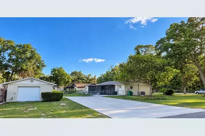 407 Poinsettia Avenue, Fruitland Park, FL 34731 - Photo 1