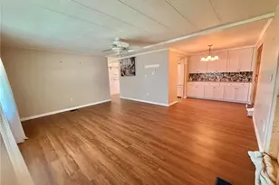 145 Royal Palm Dr, Leesburg, FL 34748 - Photo 3