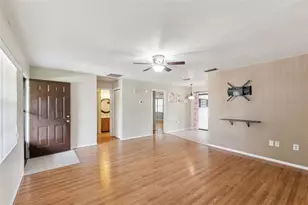 12418 Orangewood Cir, Tavares, FL 32778 - Photo 3