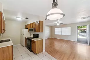 12418 Orangewood Cir, Tavares, FL 32778 - Photo 5