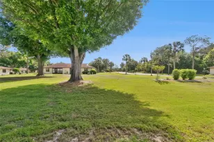 12418 Orangewood Cir, Tavares, FL 32778 - Photo 25