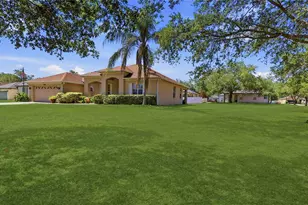 12929 Regiment Dr, Grand Island, FL 32735 - Photo 5