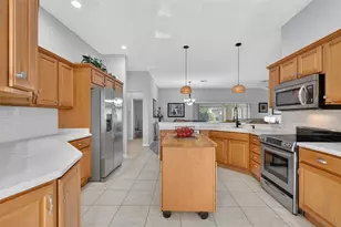 17325 SE 73rd Park Glen Ct, The Villages, FL 32162 - Photo 5