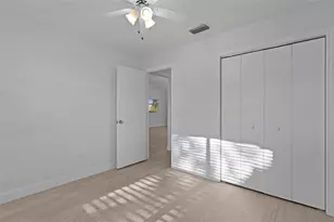 206 Desota Ct, The Villages, FL 32159 - Photo 23