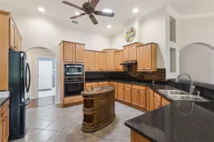 5607 Sir Churchill Dr, Leesburg, FL 34748 - Photo 13
