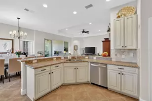 10075 Lake Miona Way, Oxford, FL 34484 - Photo 11