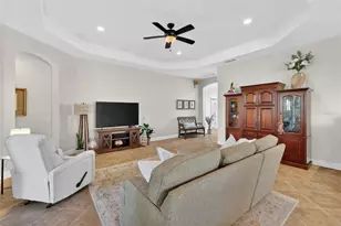 10075 Lake Miona Way, Oxford, FL 34484 - Photo 7