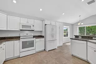 3406 Countryside Path, The Villages, FL 32163 - Photo 5