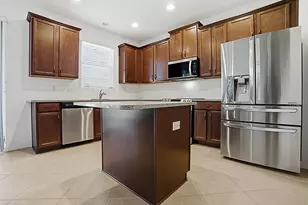 509 Blue Cypress Dr, Groveland, FL 34736 - Photo 9