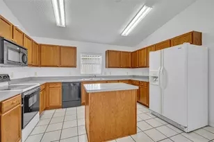 4936 Sawgrass Lake Cir, Leesburg, FL 34748 - Photo 19