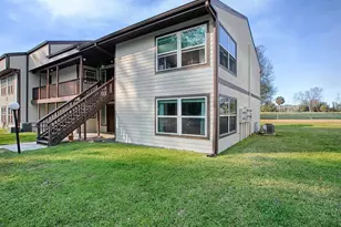 24104 Sandalwood Dr, Wildwood, FL 34785 - Photo 11