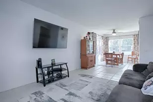 24104 Sandalwood Dr, Wildwood, FL 34785 - Photo 7