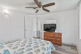 1514 Hillcrest Dr, Lady Lake, FL 32159 - Photo 21