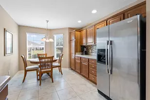 2332 Grenadier Way, The Villages, FL 32162 - Photo 7