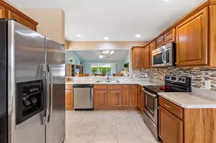 2332 Grenadier Way, The Villages, FL 32162 - Photo 11