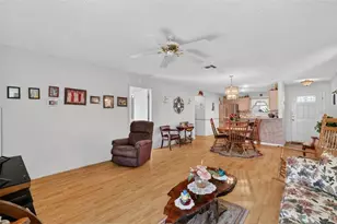 1806 Englewood St, The Villages, FL 32162 - Photo 9