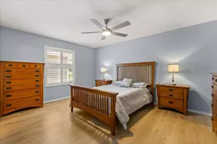 300 Varnville Way, The Villages, FL 32162 - Photo 17