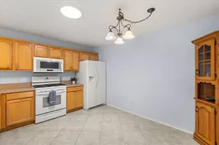 300 Varnville Way, The Villages, FL 32162 - Photo 11