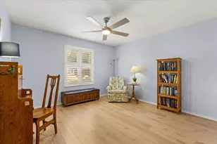 300 Varnville Way, The Villages, FL 32162 - Photo 23