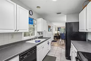 1274 N Palmetto Cir, Eustis, FL 32726 - Photo 13