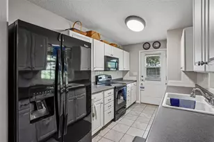1274 N Palmetto Cir, Eustis, FL 32726 - Photo 11